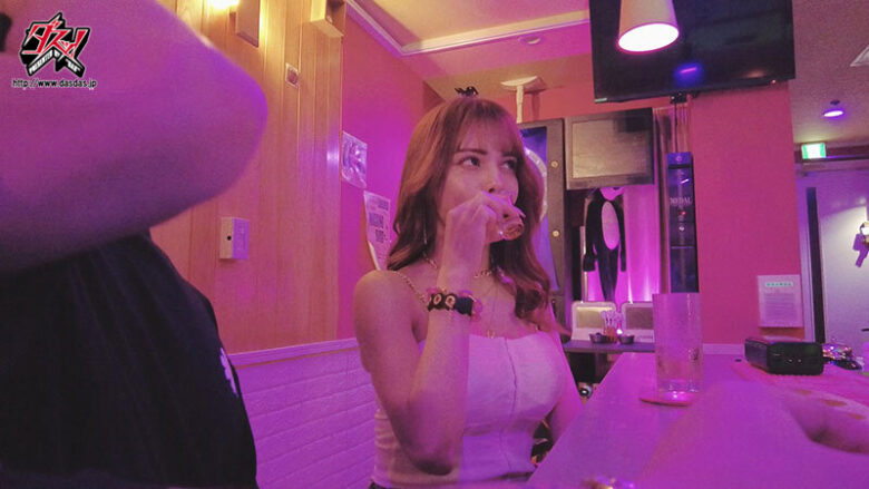 酔ってんだから美少女ニューハーフと逆アナFUCKしたくない?ち●ぽこテキーラ一気でヤベめに弄って焦らして寸止め悶絶∞性交マリナも常にギンギン責めっぱメスイキはしご酒 池田マリナ 画像1