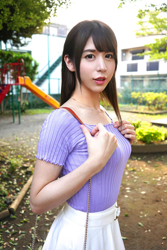 アナルで潮吹きまくる驚きトンデモびっくりニューハーフさんは超美形クールビューティー ひなた結衣 1枚目