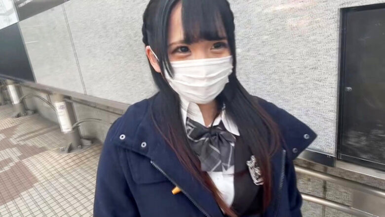 街で見かけた超絶可愛い女子校生は竿あり玉ありのニューハーフちゃん。 画像1