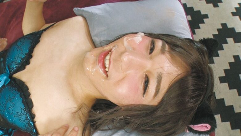 ネットで知り合った男の人にやる気満々で会いに行ったら、アブノーマルな性癖の持ち主ばかりで欲求不満だったので、思いっきりSEXがしたくてAVデビューすることにしちゃいました◆ 朝比奈かなで 10枚目
