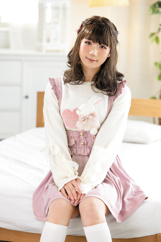 ハニカミ顔がキュートなバイセクシャルな男の娘♂ 葵あかね 1枚目