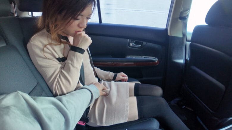 僕とおちんちんのついている彼女の一日、車でデート 鈴白めいか 1枚目